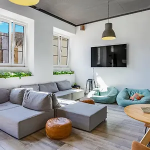 Hostellicious Hostel